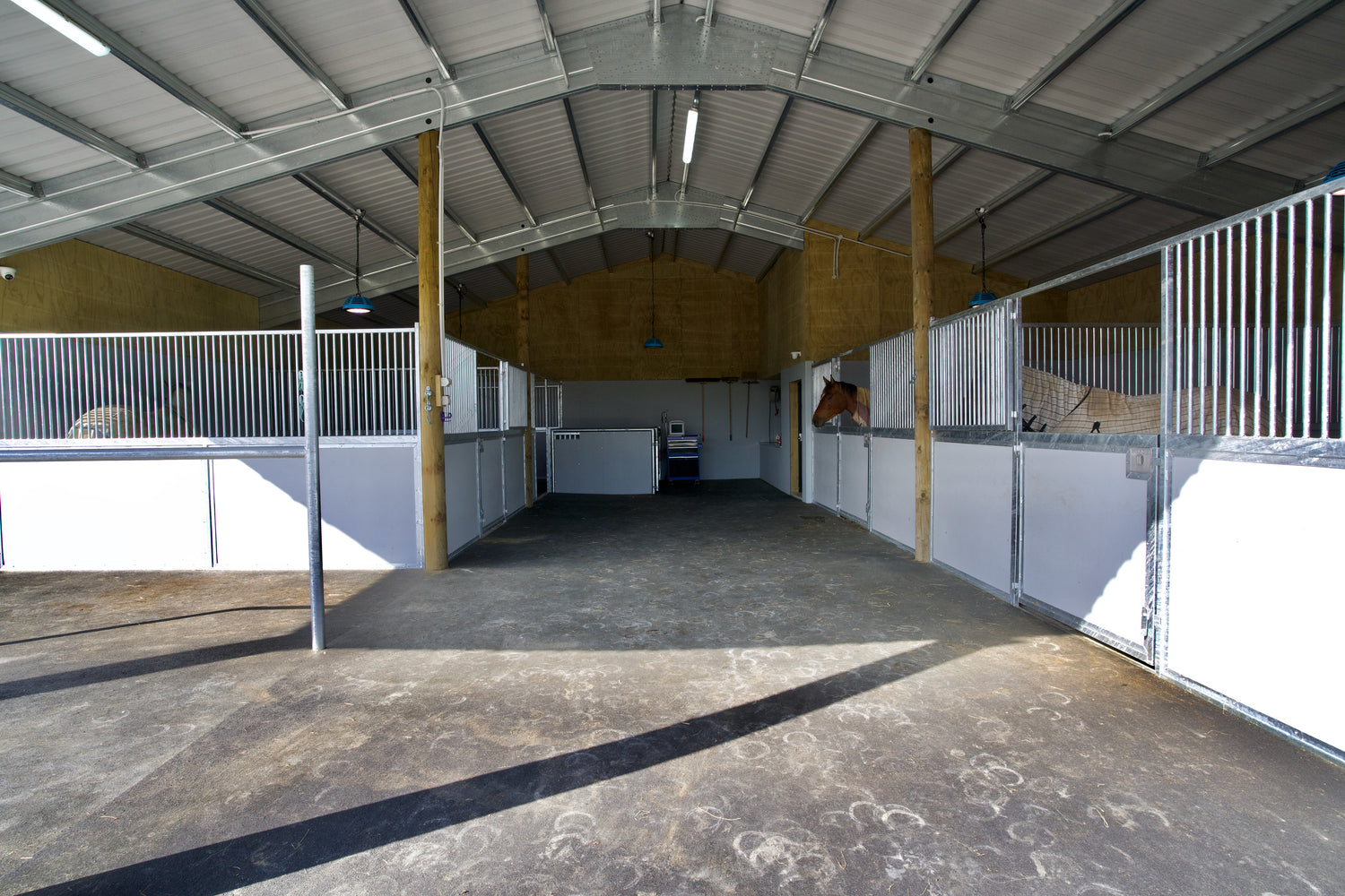 Breeding stable block